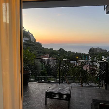 Апартаменты La Conca Dei Sogni Сорренто Экстерьер фото